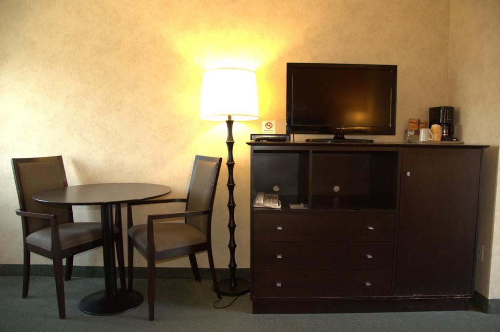 Best Budget Inn & Suites Kamloops Extérieur photo